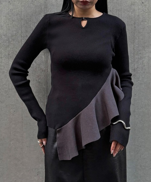&g'aime(アンジェム)の「【&g'aime 】ラッフルバイカラーニット Ruffle Bicolor Knit(ニット/セーター・レディース・チャコールグレー/ブラウン/ブラック・FREE)」の5枚目の写真