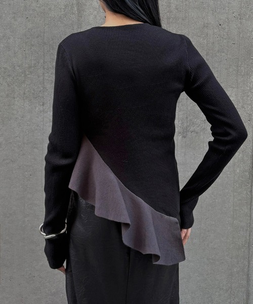 &g'aime(アンジェム)の「【&g'aime 】ラッフルバイカラーニット Ruffle Bicolor Knit(ニット/セーター・レディース・チャコールグレー/ブラウン/ブラック・FREE)」の10枚目の写真