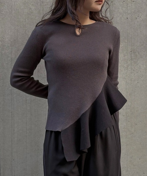 &g'aime(アンジェム)の「【&g'aime 】ラッフルバイカラーニット Ruffle Bicolor Knit(ニット/セーター・レディース・チャコールグレー/ブラウン/ブラック・FREE)」の15枚目の写真