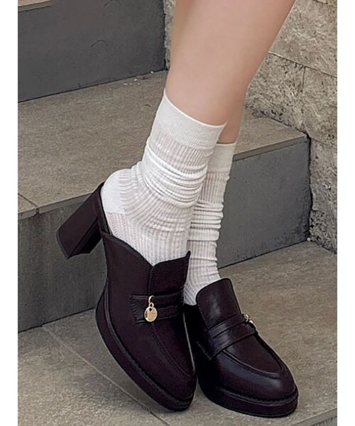 dazzlin（ダズリン）の「チャームローファーサボ（パンプス・レディース・ブラウン/ブラック・LARGE/MEDIUM）」の18枚目の写真