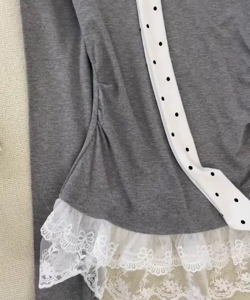 Sibra(シブラ)の「ドットリボン×オフショルレーストップス(Tシャツ/カットソー・レディース・グレー・M)」の21枚目の写真