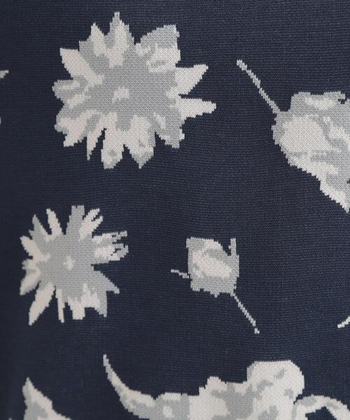 SHOO・LA・RUE（シューラルー）の「【洗濯機可/S-LL】ゆるシルエット フラワー柄スポンディッシュニット（ニット/セーター・レディース・グレー系4/ネイビー系5/ベージュ系その他2・01/02/03/04）」の18枚目の写真