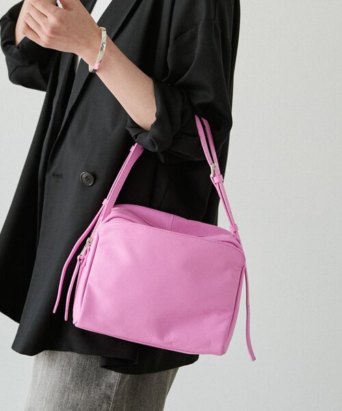 russet(ラシット)の「kuubo ボックストートバッグ(トートバッグ・レディース・シルバー/ブラック/アイボリー/ブルー系その他/イエロー/ローズ・FREE)」の5枚目の写真