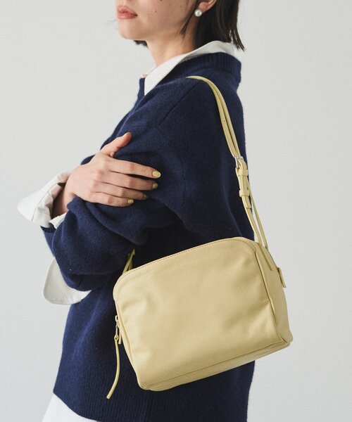 russet(ラシット)の「kuubo ボックストートバッグ(トートバッグ・レディース・シルバー/ブラック/アイボリー/ブルー系その他/イエロー/ローズ・FREE)」の4枚目の写真