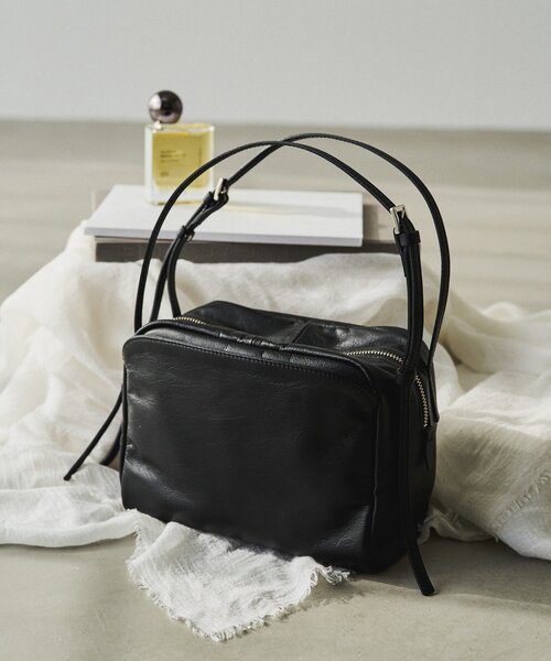 russet(ラシット)の「kuubo ボックストートバッグ(トートバッグ・レディース・シルバー/ブラック/アイボリー/ブルー系その他/イエロー/ローズ・FREE)」の3枚目の写真