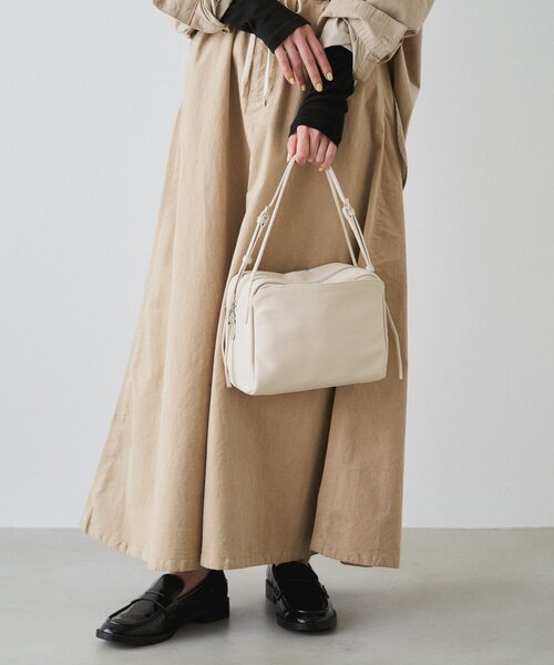 russet(ラシット)の「kuubo ボックストートバッグ(トートバッグ・レディース・シルバー/ブラック/アイボリー/ブルー系その他/イエロー/ローズ・FREE)」の11枚目の写真