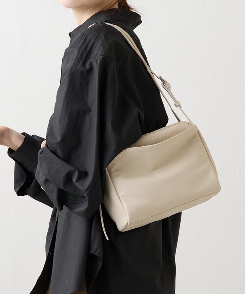 russet(ラシット)の「kuubo ボックストートバッグ(トートバッグ・レディース・シルバー/ブラック/アイボリー/ブルー系その他/イエロー/ローズ・FREE)」の15枚目の写真