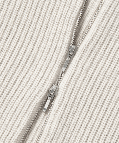 NONBLANK(ノンブランク)の「ルーズフィットジップアップカラーニット_クリームベージュ(ニット/セーター・メンズ・クリーム・M/L/XL)」の5枚目の写真