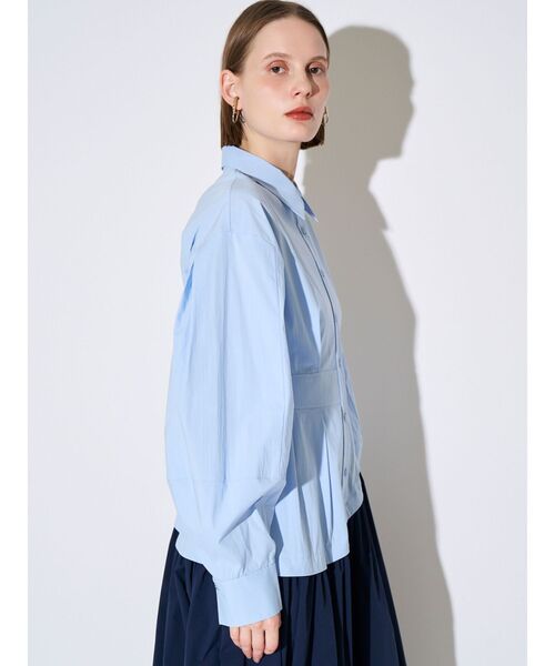 ELENDEEK(エレンディーク)の「ウェーブラインタックワンピース(ワンピース・レディース・ライトブルー/オフホワイト・02/01)」の13枚目の写真