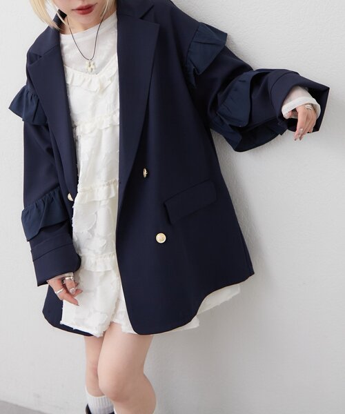 w closet(ダブルクローゼット)の「フリルテーラードジャケット(テーラードジャケット・レディース・ブラウン/ネイビー/チャコールグレー・MEDIUM/SMALL)」の3枚目の写真