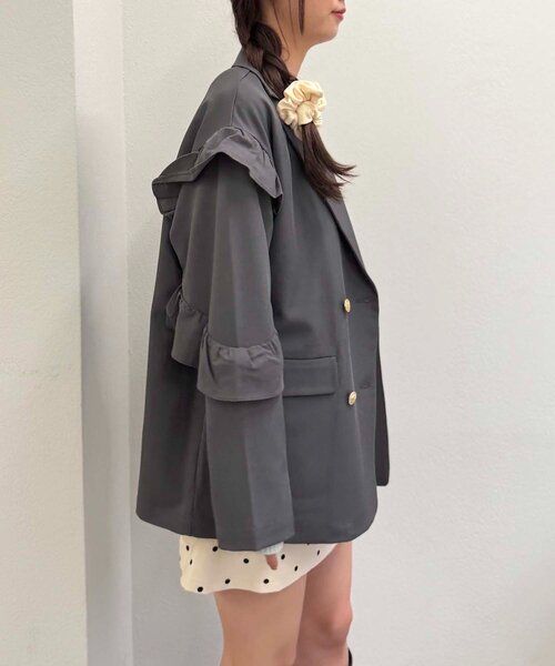 w closet(ダブルクローゼット)の「フリルテーラードジャケット(テーラードジャケット・レディース・ブラウン/ネイビー/チャコールグレー・MEDIUM/SMALL)」の6枚目の写真