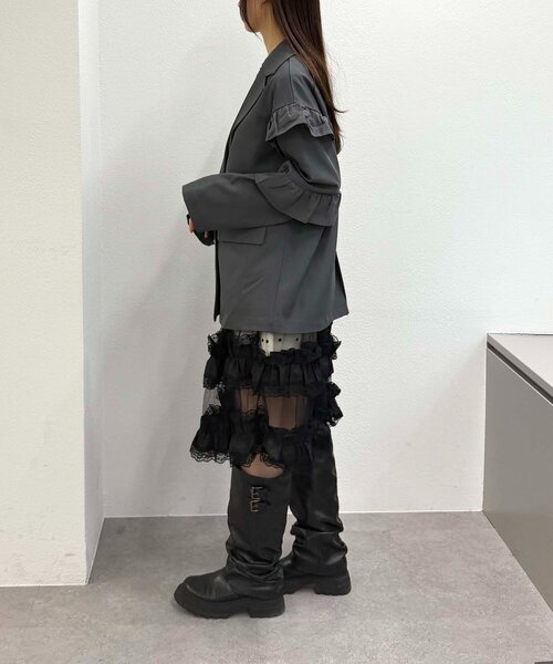 w closet(ダブルクローゼット)の「フリルテーラードジャケット(テーラードジャケット・レディース・ブラウン/ネイビー/チャコールグレー・MEDIUM/SMALL)」の13枚目の写真