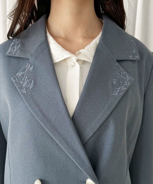 an another angelus（アンアナザーアンジェラス）の「ローズ刺繍衿ダブル釦ジャケット/fint フィント（テーラードジャケット・レディース・ライトベージュ/ブルーグレー・FREE）」の9枚目の写真