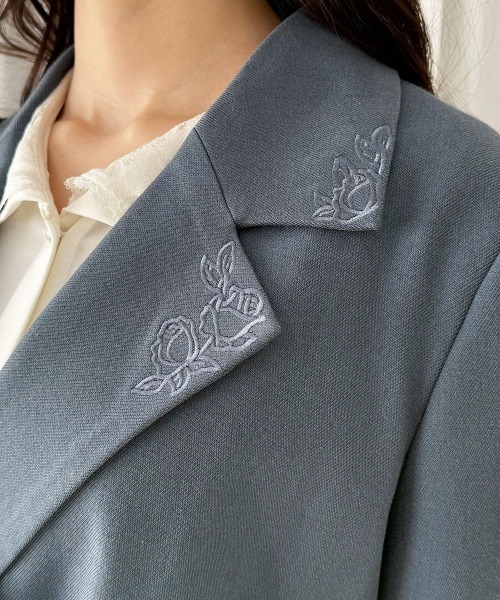an another angelus（アンアナザーアンジェラス）の「ローズ刺繍衿ダブル釦ジャケット/fint フィント（テーラードジャケット・レディース・ライトベージュ/ブルーグレー・FREE）」の10枚目の写真
