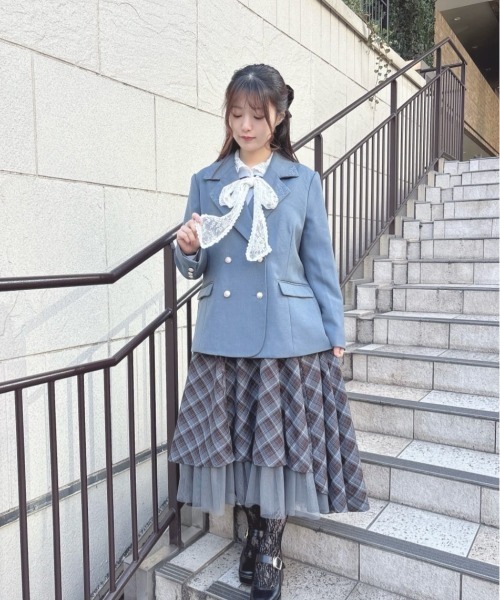 an another angelus(アンアナザーアンジェラス)の「ローズ刺繍衿ダブル釦ジャケット/fint フィント(テーラードジャケット・レディース・ライトベージュ/ブルーグレー・FREE)」の22枚目の写真