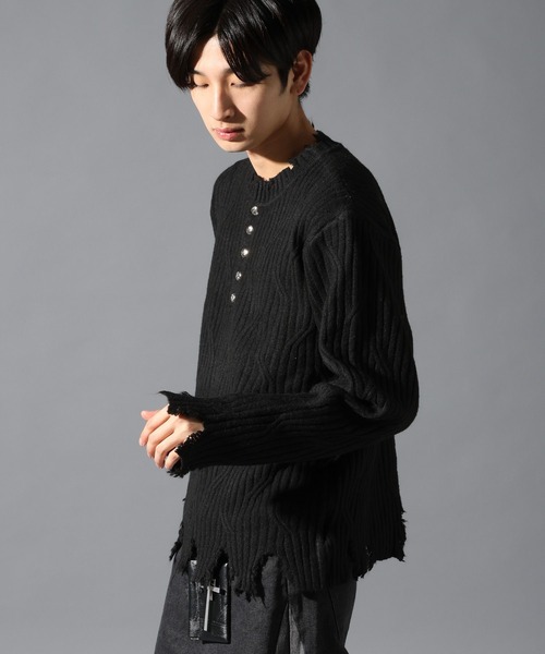 LAND MUSEUM(ランドミュージアム)の「LAND MUSEUM/ダメージヘンリーニット(ニット/セーター・メンズ・グレー/ブラック・MEDIUM/LARGE)」の6枚目の写真
