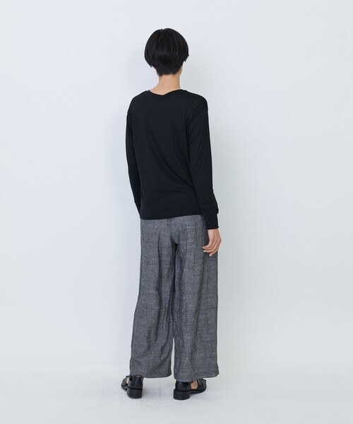 LOISIR(ロワズィール)の「リネンレーヨン天竺クルーネックプルオーバー(Tシャツ/カットソー・レディース・ブラック/オフホワイト/グレイッシュブルー・FREE)」の6枚目の写真