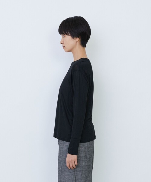 LOISIR(ロワズィール)の「リネンレーヨン天竺クルーネックプルオーバー(Tシャツ/カットソー・レディース・ブラック/オフホワイト/グレイッシュブルー・FREE)」の8枚目の写真