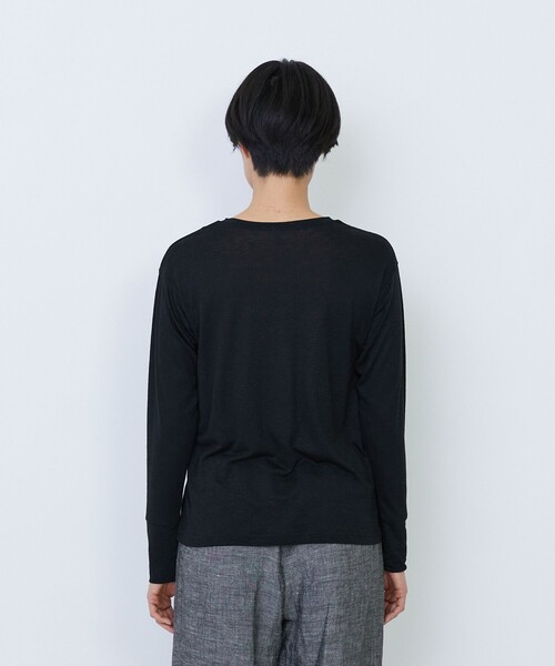 LOISIR(ロワズィール)の「リネンレーヨン天竺クルーネックプルオーバー(Tシャツ/カットソー・レディース・ブラック/オフホワイト/グレイッシュブルー・FREE)」の9枚目の写真
