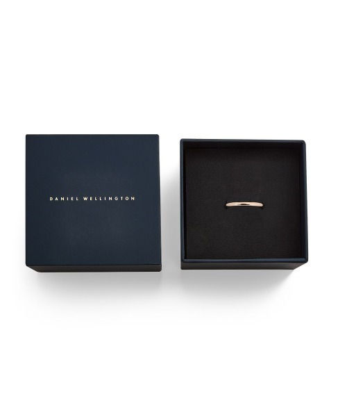 Daniel Wellington(ダニエルウェリントン)の「Classic Arch Ring 2.5MM ローズゴールド/ゴールド/シルバー(リング・レディース・ピンクゴールド/イエローゴールド/シルバー・48/50/52/54/56/58/60)」の7枚目の写真