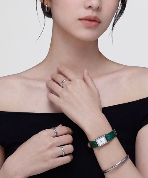Daniel Wellington(ダニエルウェリントン)の「Classic Arch Ring 2.5MM ローズゴールド/ゴールド/シルバー(リング・レディース・ピンクゴールド/イエローゴールド/シルバー・48/50/52/54/56/58/60)」の9枚目の写真