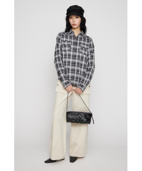 LAGUA GEM（ラグアジェム）の「CHECK STUDS POCKET シャツ（シャツ/ブラウス・レディース・ネイビー/ブラック・FREE）」の6枚目の写真