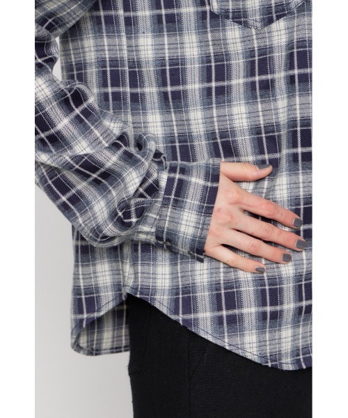 LAGUA GEM（ラグアジェム）の「CHECK STUDS POCKET シャツ（シャツ/ブラウス・レディース・ネイビー/ブラック・FREE）」の15枚目の写真