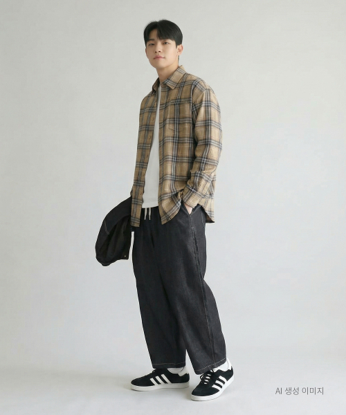 UMM(ウム)の「ノンフェイドステッチツーピンタックバルーンワイドデニムパンツ 2COLOR(デニムパンツ・メンズ・ブラック/ダークブルー・F)」の8枚目の写真