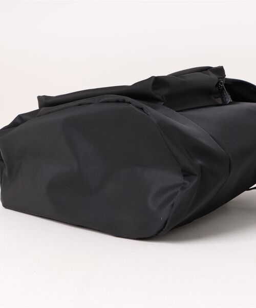 Manhattan Portage（マンハッタンポーテージ）の「DAKOTA BACKPACK FLIGHT NYLON BACKING KRM（バックパック/リュック・レディース・ブラック・MEDIUM）」の11枚目の写真