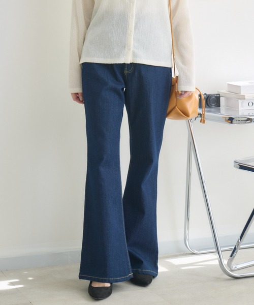 RU.TI.LE(ルチル)の「【RU.TI.LE】ウエストゴムストレッチ付きフレアデニムパンツ(デニムパンツ・レディース・ブラック/ネイビー・LARGE/MEDIUM)」の14枚目の写真