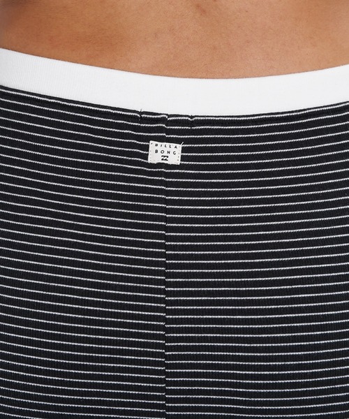 BILLABONG(ビラボン)の「BILLABONG ウィメンズ STRIPED RIB LONG SKI スカート 【2026年春夏モデル】/ビラボン細ボーダータイトスカート(スカート・レディース・ブラック/ホワイト・MEDIUM)」の9枚目の写真