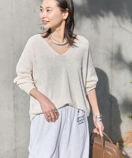 JOURNAL STANDARD(ジャーナルスタンダード)の「テープヤーンニュアンスVプルオーバー(ニット/セーター・レディース・アイボリー/レッド/ブラック系その他・FREE)」の2枚目の写真