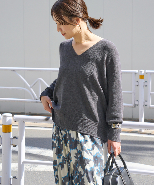 JOURNAL STANDARD(ジャーナルスタンダード)の「テープヤーンニュアンスVプルオーバー(ニット/セーター・レディース・アイボリー/レッド/ブラック系その他・FREE)」の7枚目の写真