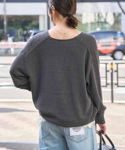 JOURNAL STANDARD(ジャーナルスタンダード)の「テープヤーンニュアンスVプルオーバー(ニット/セーター・レディース・アイボリー/レッド/ブラック系その他・FREE)」の11枚目の写真