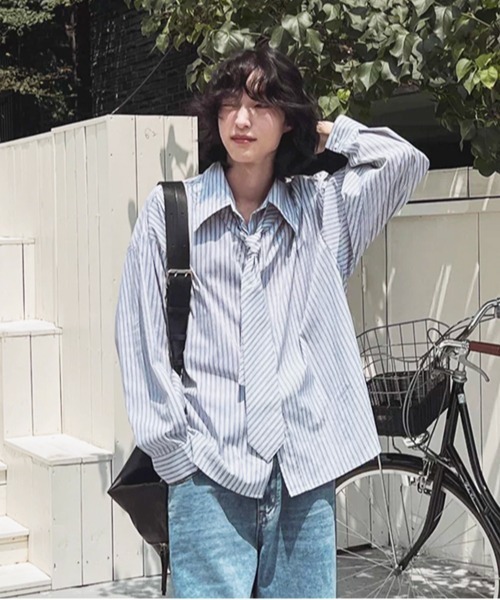NOWLE(ノウル)の「【NOWLE】ネクタイ付き メタルプレート ワンポイント ストライプ ルーズシャツ(シャツ/ブラウス・メンズ・ライトブルー/グレー・MEDIUM/LARGE/X-LARGE)」の16枚目の写真