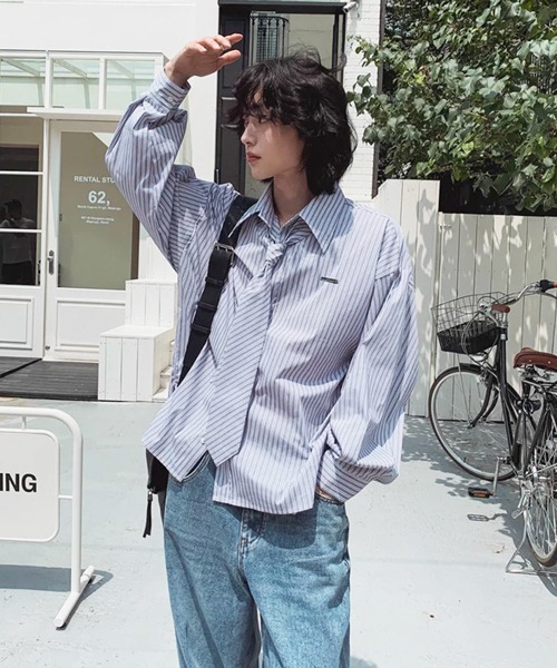 NOWLE(ノウル)の「【NOWLE】ネクタイ付き メタルプレート ワンポイント ストライプ ルーズシャツ(シャツ/ブラウス・メンズ・ライトブルー/グレー・MEDIUM/LARGE/X-LARGE)」の18枚目の写真