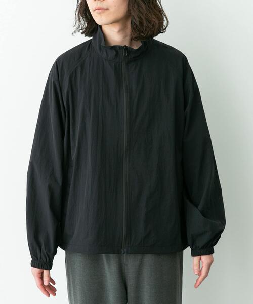 URBAN RESEARCH Sonny Label（アーバンリサーチサニーレーベル）の「撥水ベーシックスタンドブルゾン（ナイロンジャケット・メンズ・ブラック/ネイビー・X-LARGE/LARGE/MEDIUM）」の6枚目の写真