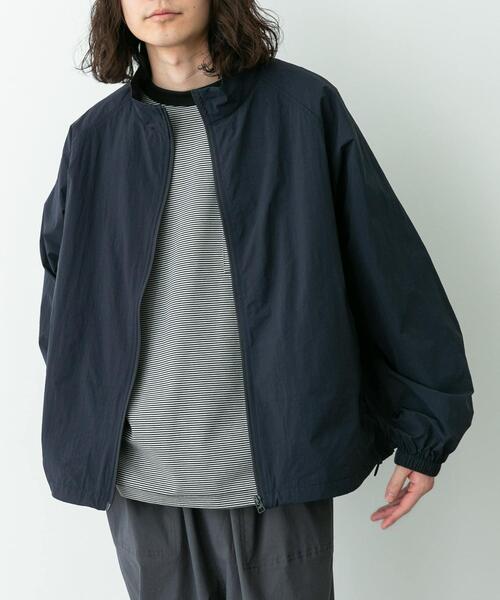 URBAN RESEARCH Sonny Label（アーバンリサーチサニーレーベル）の「撥水ベーシックスタンドブルゾン（ナイロンジャケット・メンズ・ブラック/ネイビー・X-LARGE/LARGE/MEDIUM）」の15枚目の写真