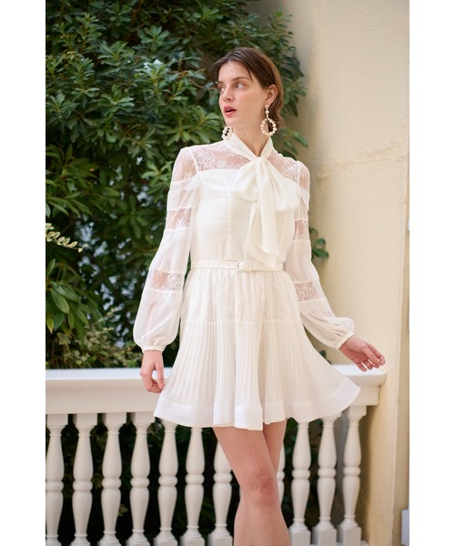 Estella.K(エステラケー)の「Frances Lace Mini Dress スカラップレースミニドレス(ワンピース・レディース・オフホワイト/ブラック・FREE)」の4枚目の写真