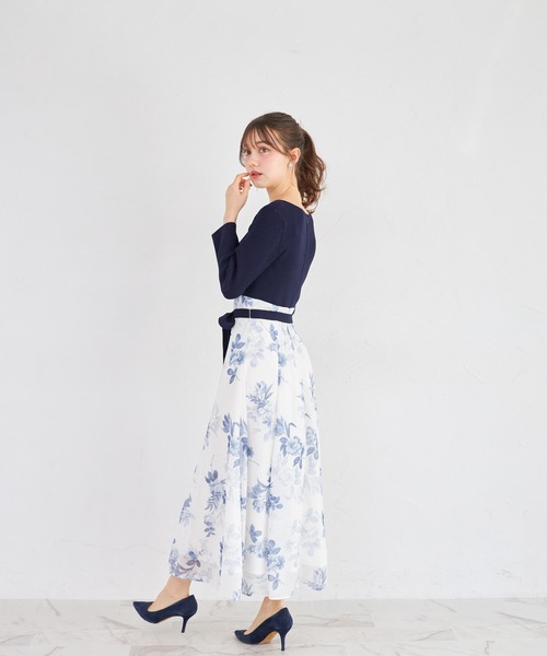 tocco closet(トッコ クローゼット)の「ウエストリボン付きリブニットドッキングフラワープリントワンピース(ワンピース・レディース・ピンク/ネイビー・M)」の5枚目の写真