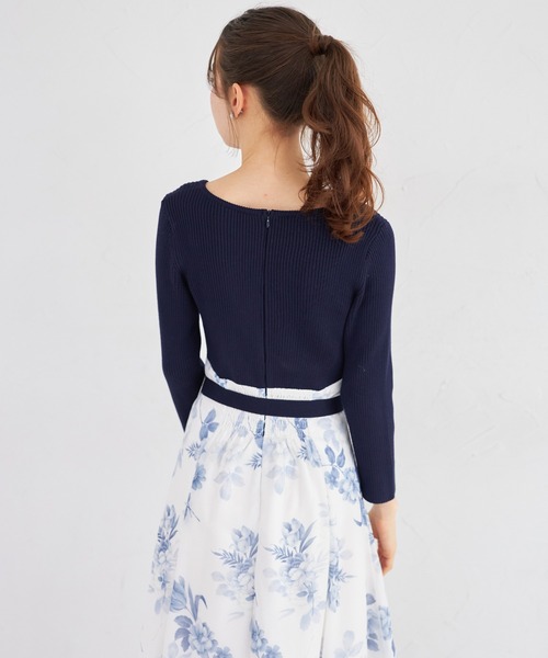 tocco closet(トッコ クローゼット)の「ウエストリボン付きリブニットドッキングフラワープリントワンピース(ワンピース・レディース・ピンク/ネイビー・M)」の10枚目の写真