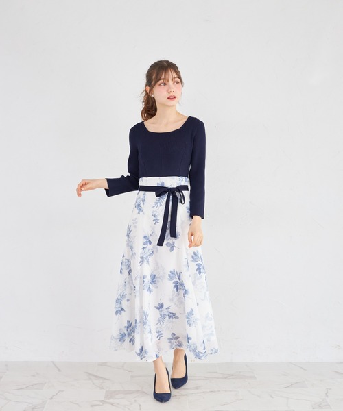 tocco closet(トッコ クローゼット)の「ウエストリボン付きリブニットドッキングフラワープリントワンピース(ワンピース・レディース・ピンク/ネイビー・M)」の4枚目の写真