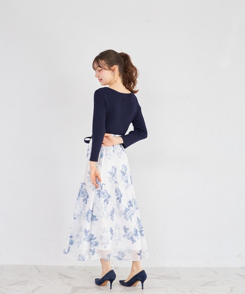tocco closet(トッコ クローゼット)の「ウエストリボン付きリブニットドッキングフラワープリントワンピース(ワンピース・レディース・ピンク/ネイビー・M)」の6枚目の写真