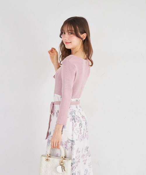 tocco closet(トッコ クローゼット)の「ウエストリボン付きリブニットドッキングフラワープリントワンピース(ワンピース・レディース・ピンク/ネイビー・M)」の17枚目の写真