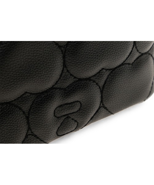 A BATHING APE(アベイシングエイプ)の「QUILTED HEART MONOGRAM HANDBAG(ハンドバッグ・レディース・ブラック/アイボリー・FREE)」の6枚目の写真