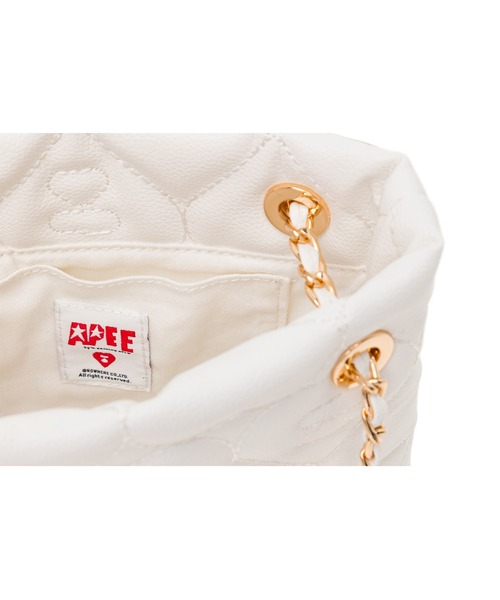 A BATHING APE(アベイシングエイプ)の「QUILTED HEART MONOGRAM HANDBAG(ハンドバッグ・レディース・ブラック/アイボリー・FREE)」の9枚目の写真