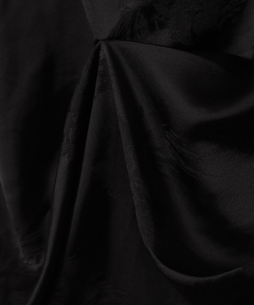 GANNI(ガニー)の「Fluid Satin Jacquard Tuck Deta W0997(スカート・メンズ・ブラック・36)」の3枚目の写真