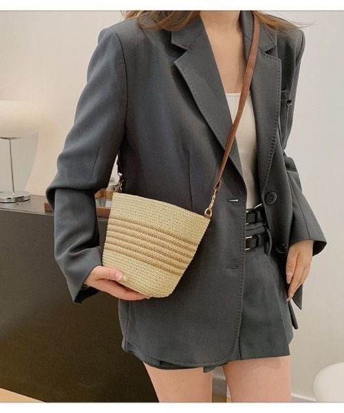 Ritzy（リッツィー）の「編み込み バケツ型ショルダーバッグ（ショルダーバッグ・レディース・ベージュ/ブラック・FREE）」の4枚目の写真