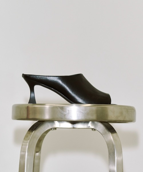 JOSE MOON（ジョゼムーン）の「OBLIQUE TOE SANDAL/オブリークトゥサンダル（サンダル・レディース・シルバー/ブラック・35/39/37）」の21枚目の写真