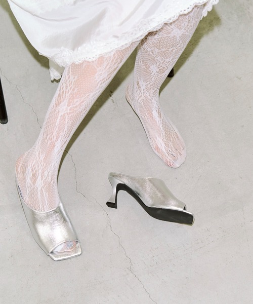 JOSE MOON（ジョゼムーン）の「OBLIQUE TOE SANDAL/オブリークトゥサンダル（サンダル・レディース・シルバー/ブラック・35/39/37）」の14枚目の写真